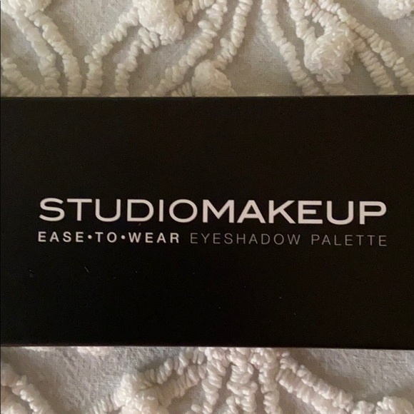 Studiomakeup ease to wear eyeshadow palette - Picture 2 of 8